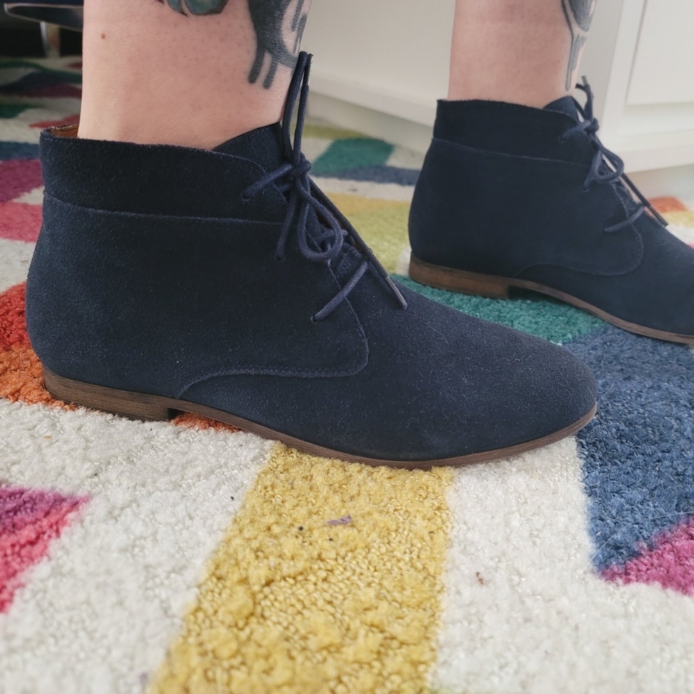 Franco Sarto navy booties size 7